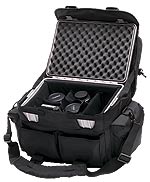 The separate liner with its reconfigurable padded divider system offers perfect protection for cameras, lenses and other equipment.