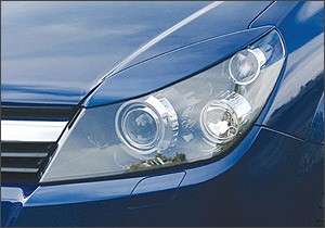Vauxhall Astra headlight trims Vauxhall Astra headlight trims