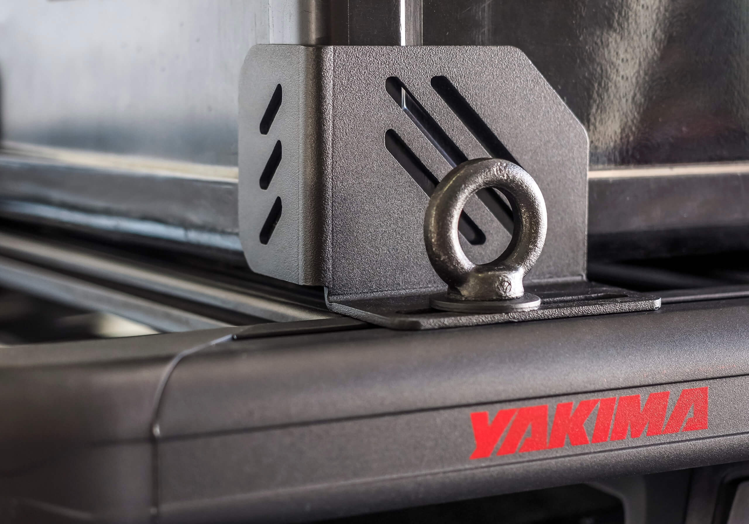 Yakima LockNLoad Corner Brackets (4 units) no. 8005036