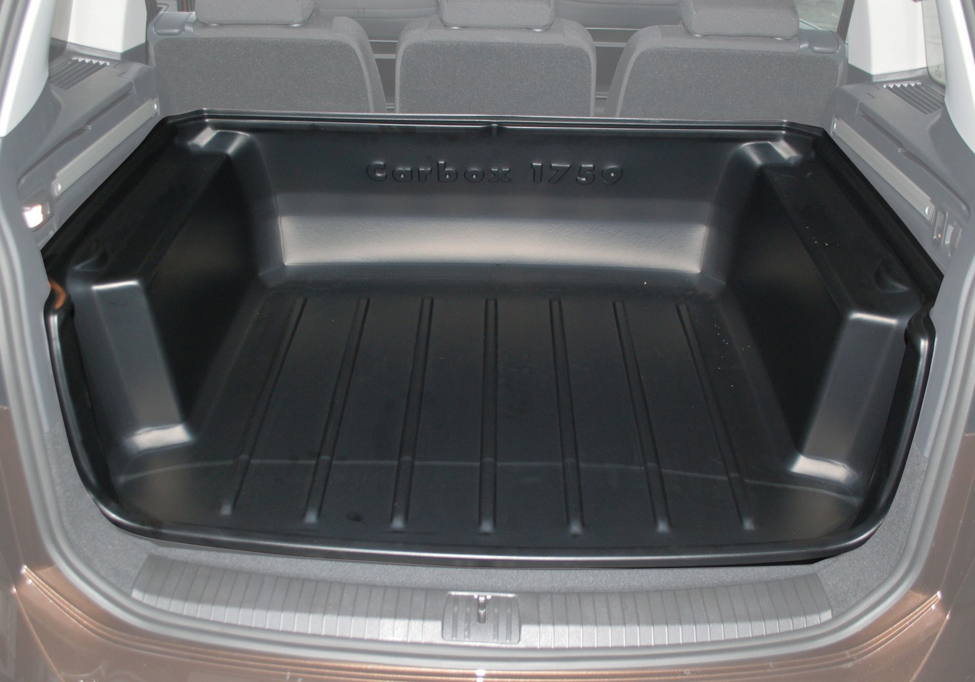 Volkswagen VW Touran (2015 onwards):Carbox Classic S boot liner, black, for VW Touran, 101759000