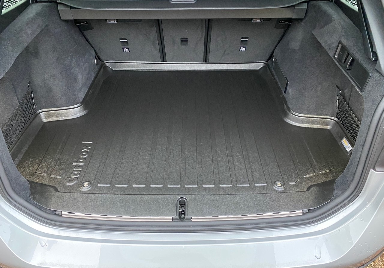 BMW 3 series Touring (2019 onwards):Carbox Form S boot liner, black, for BMW 3 Series, 202015000