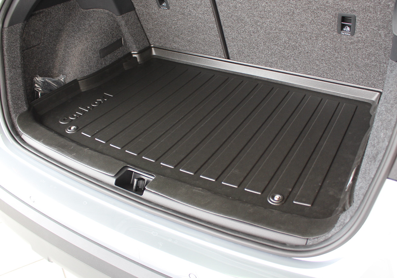 Seat Arona (18 on) with variable boot floor in the UPPER position