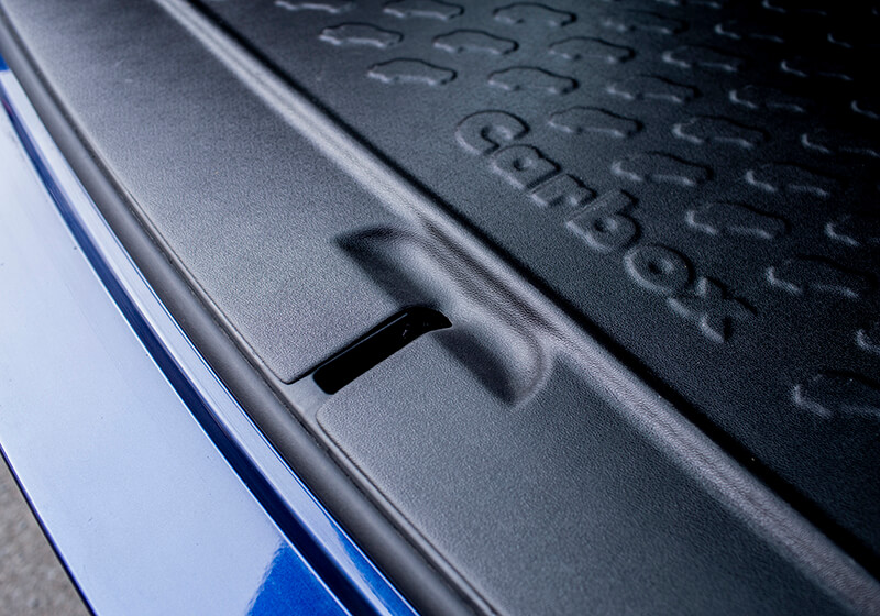 Kia Cee'd five door (2007 to 2012):Carbox Form S boot liner, black, for Kia Cee'd, 20-1536