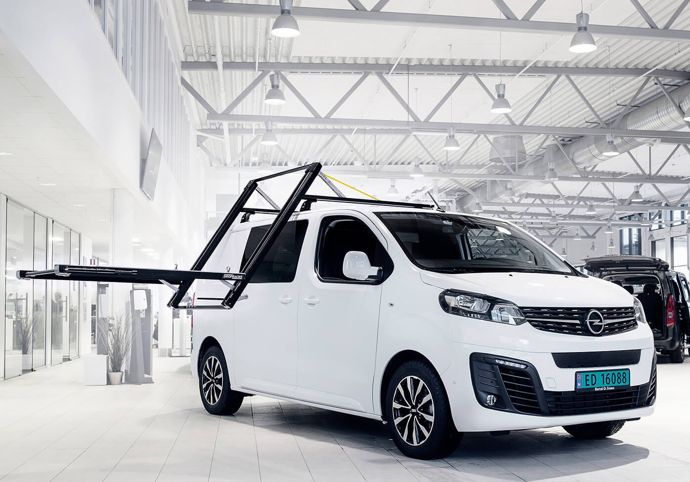 Peugeot Expert L2 (standard) H1 (low roof) (2016 onwards):Dropracks XL roof loading system (includes extra 1120mm connecting parts)