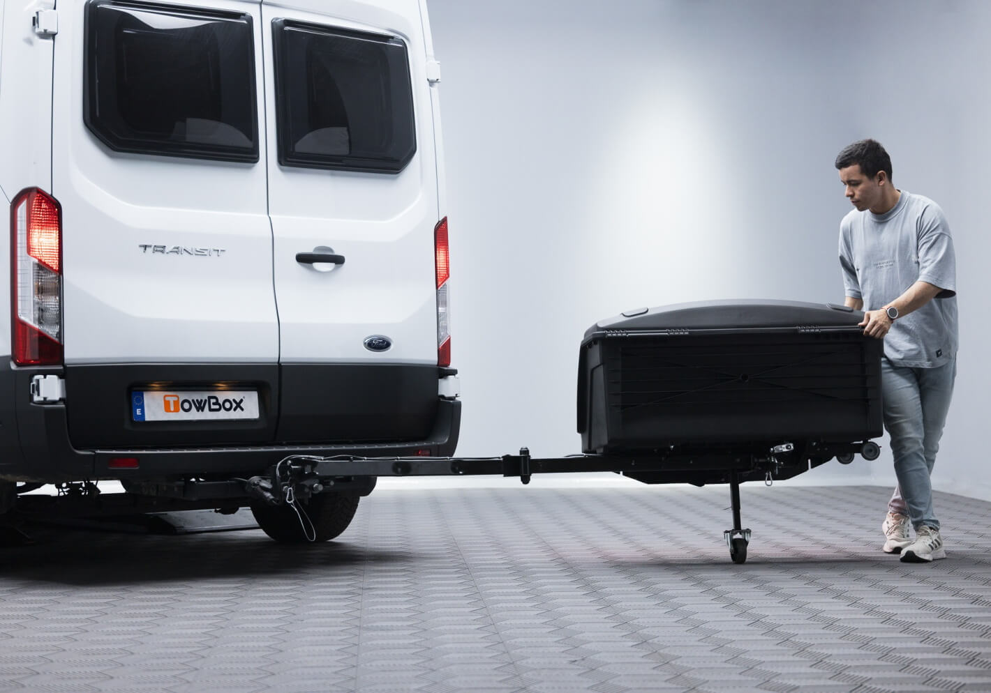 :TowBox Camper Long, 330L rear box, black