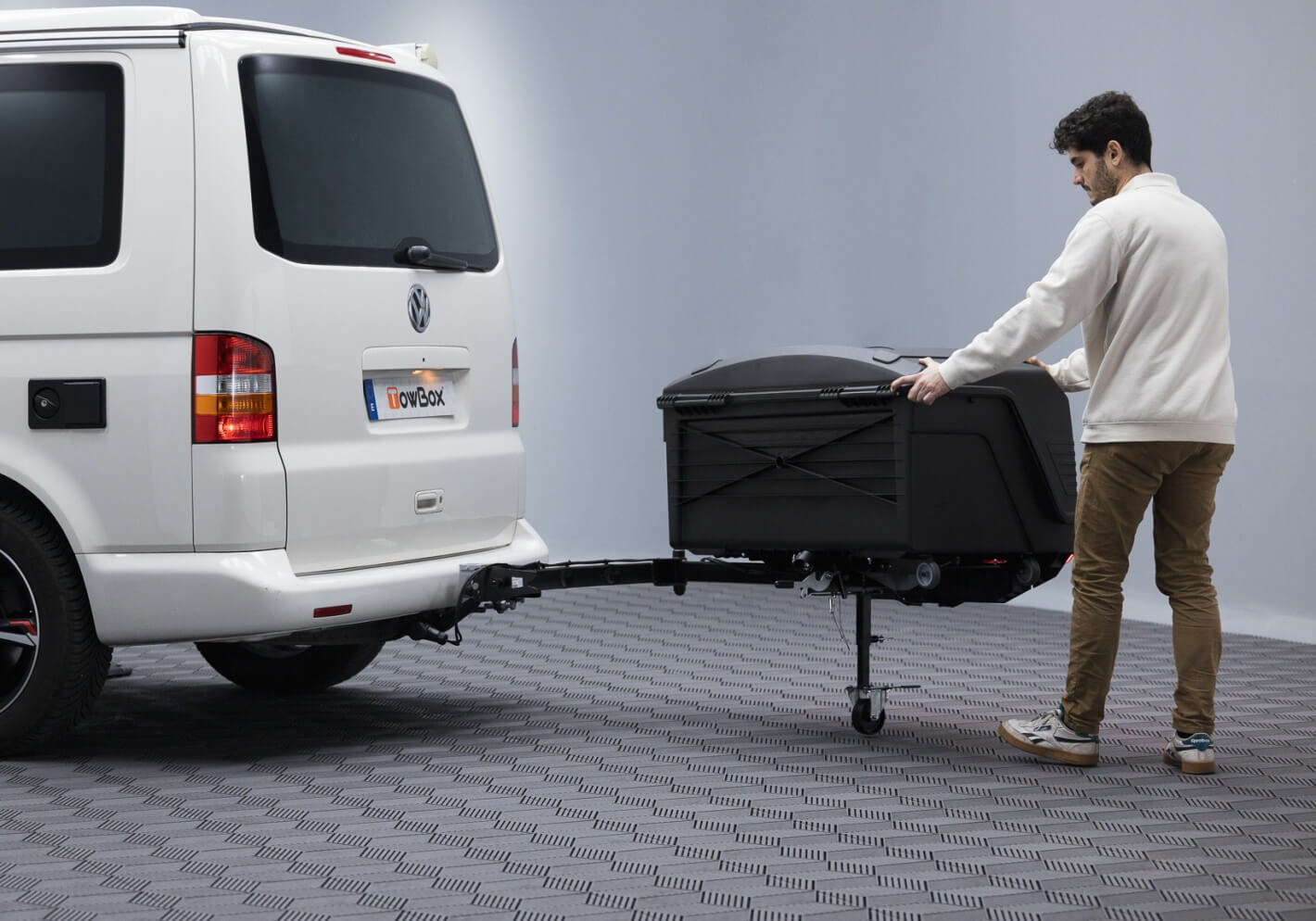 :TowBox Camper Short, 330L rear box, black