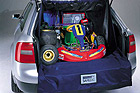 Safe Bag is ideal for work, rest and play, e.g. for professionals who use their vehicles both for home and for work, for hobbies like gardening and D.I.Y. or for leisure activities like skiing, mountain biking, karting, football, surfing etc. All without fear of damaging the interior of your car.